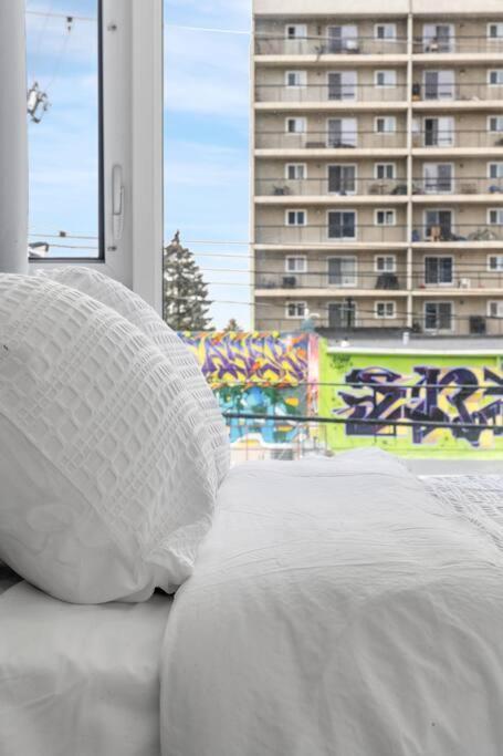 شقة Chic 1Br Kensington Unit W/Parking YYC المظهر الخارجي الصورة
