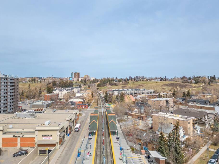 شقة Chic 1Br Kensington Unit W/Parking YYC المظهر الخارجي الصورة